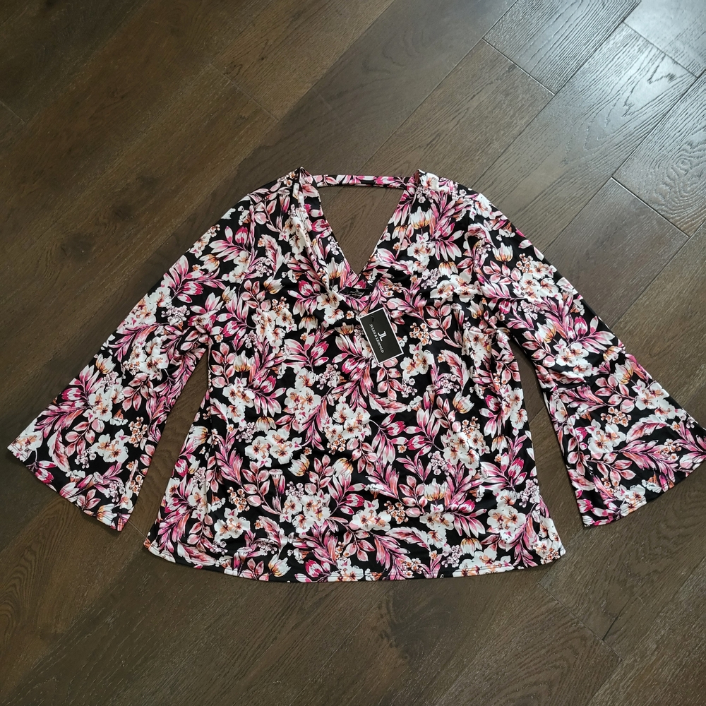 Floral V-Neck Bell Sleeve Top - Black & Pink
